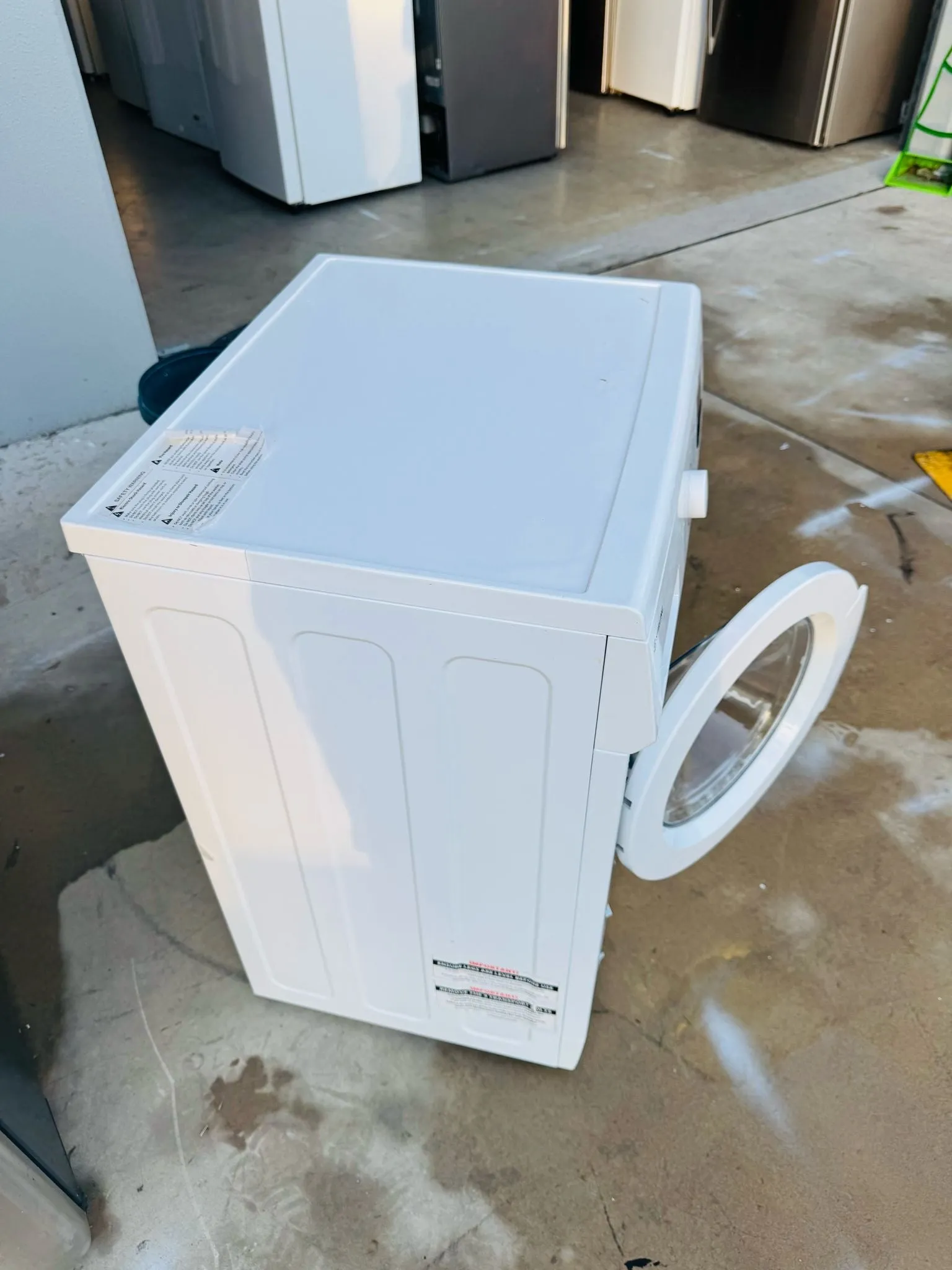 **STIRLING 8 KGS FRONT LOADER WASHING MACHINE**
