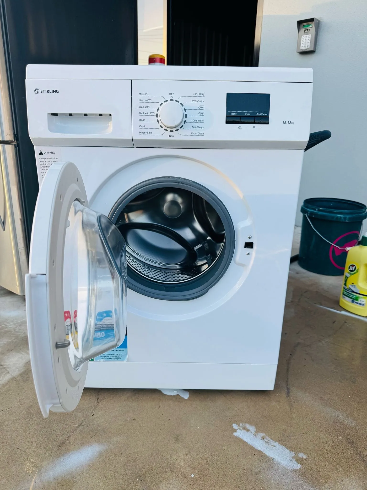 **STIRLING 8 KGS FRONT LOADER WASHING MACHINE**