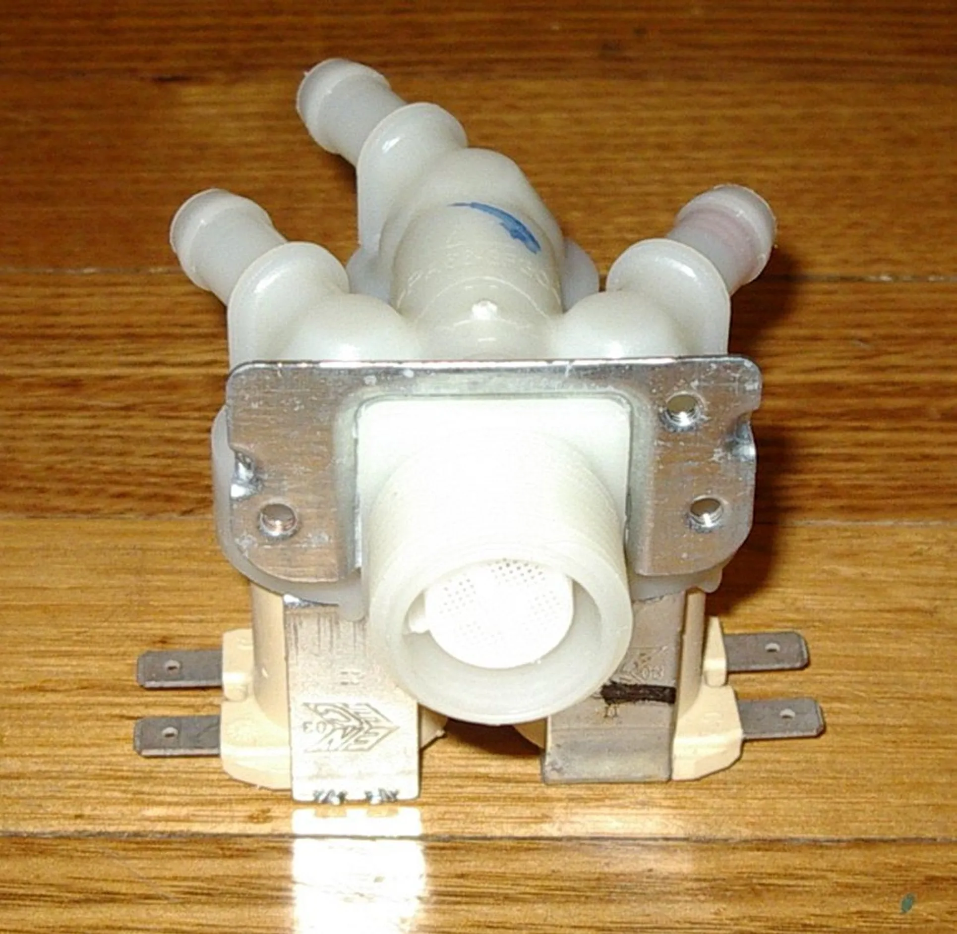 Triple Outlet 10mm Straight Inlet Valve for LG & Asko - Part # 5220FR2075B