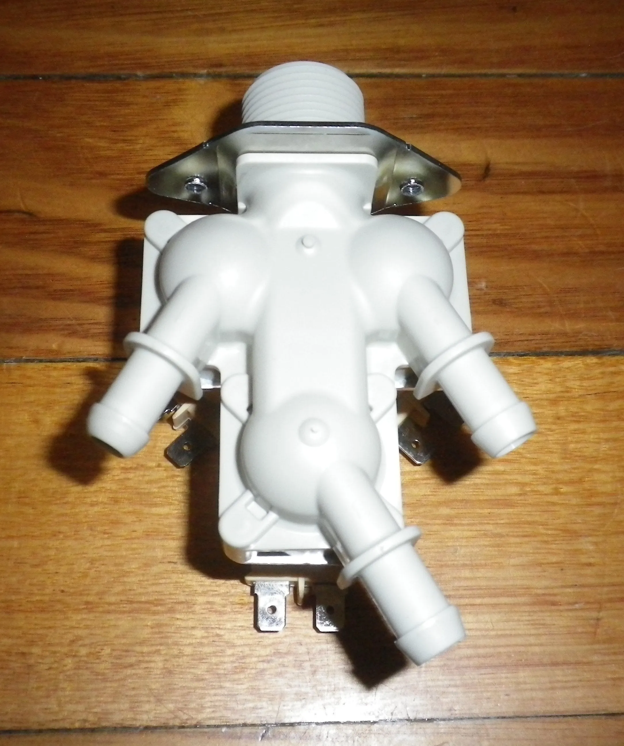 Triple Outlet 10mm Straight Inlet Valve for LG - Part # 5220FR2009E