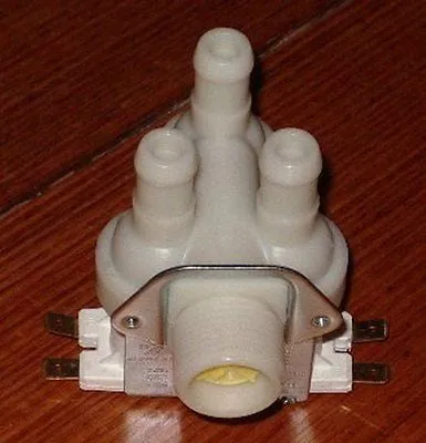 Triple Outlet 14mm Right-Angled Inlet Valve - Part # WV027