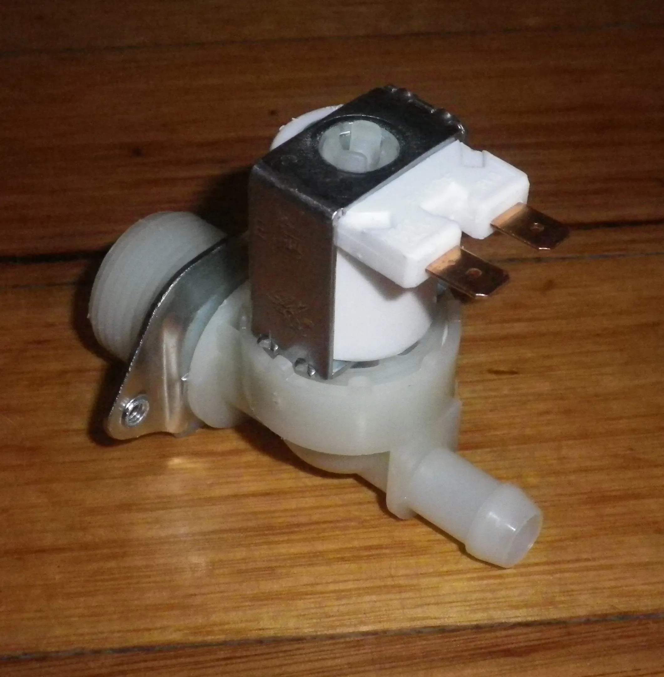 Universal 10mm Straight Inlet Valve 15ltr/min - Part No. W025W