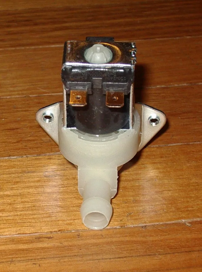 Universal 10mm Straight Inlet Valve - Part No. W025