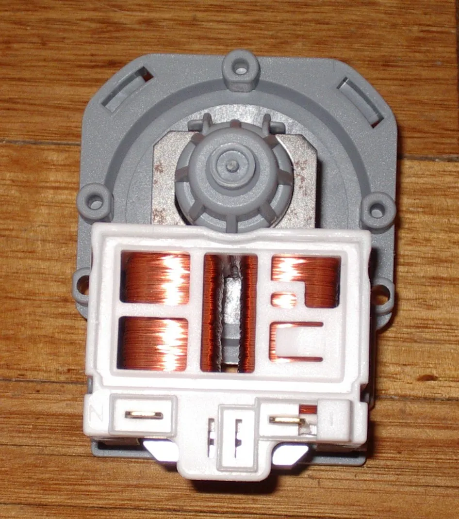 Universal Askoll Twist-On Magnetic Pump Motor Body - Part No. UNI205