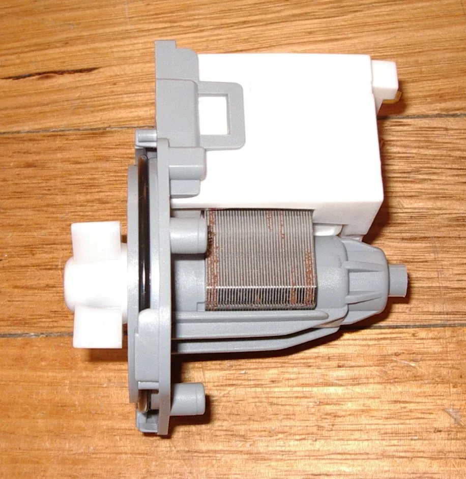 Universal Askoll Twist-On Magnetic Pump Motor Body - Part No. UNI205