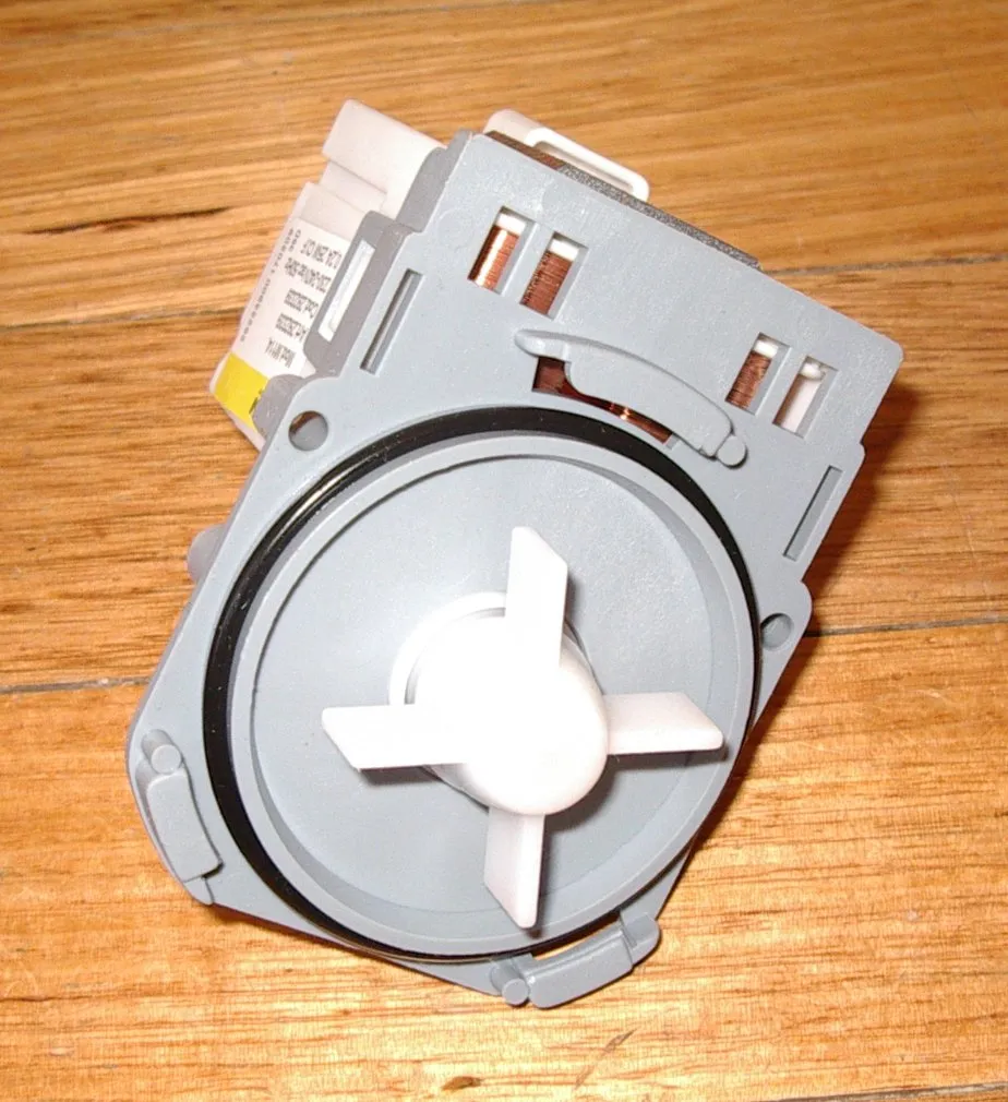 Universal Askoll Twist-On Magnetic Pump Motor Body - Part No. UNI205
