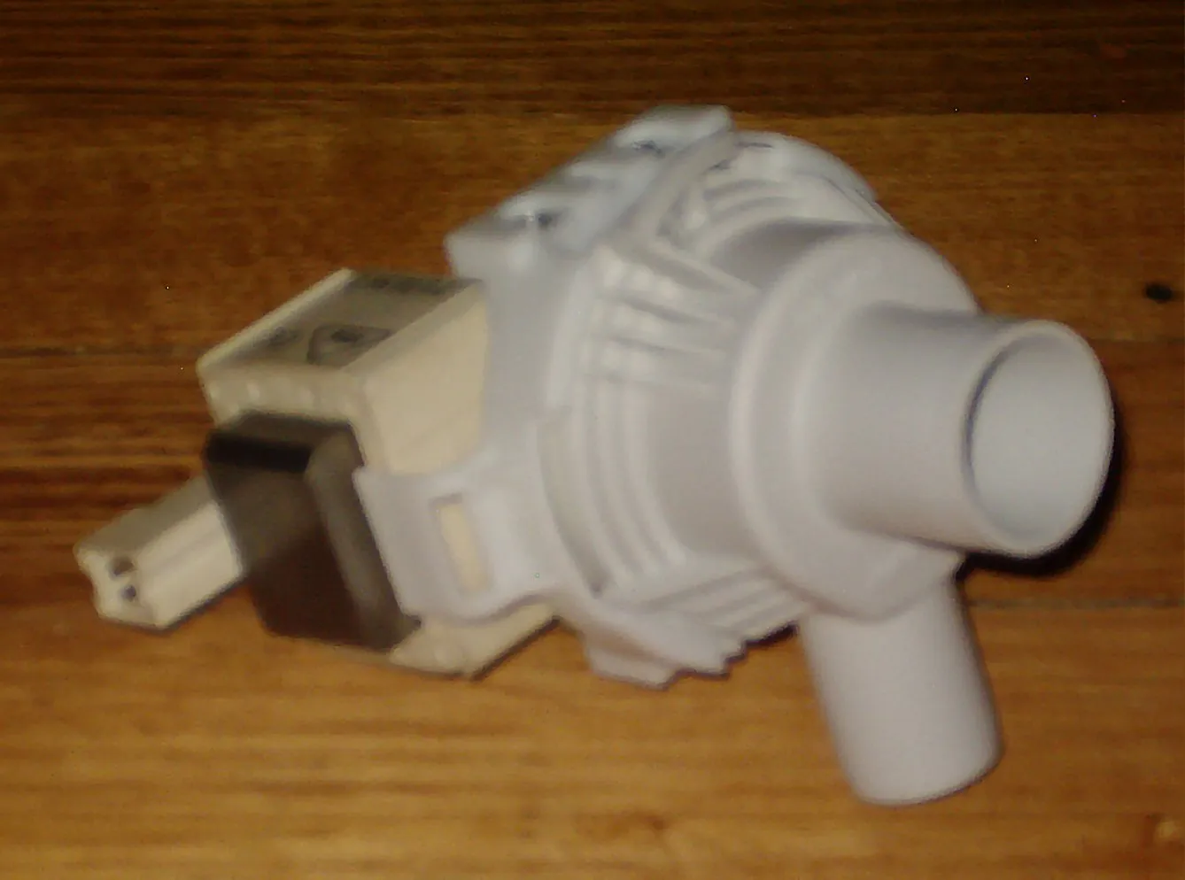 Universal Hanning Magnetic Pump Motor with Plug - Part # SP083A