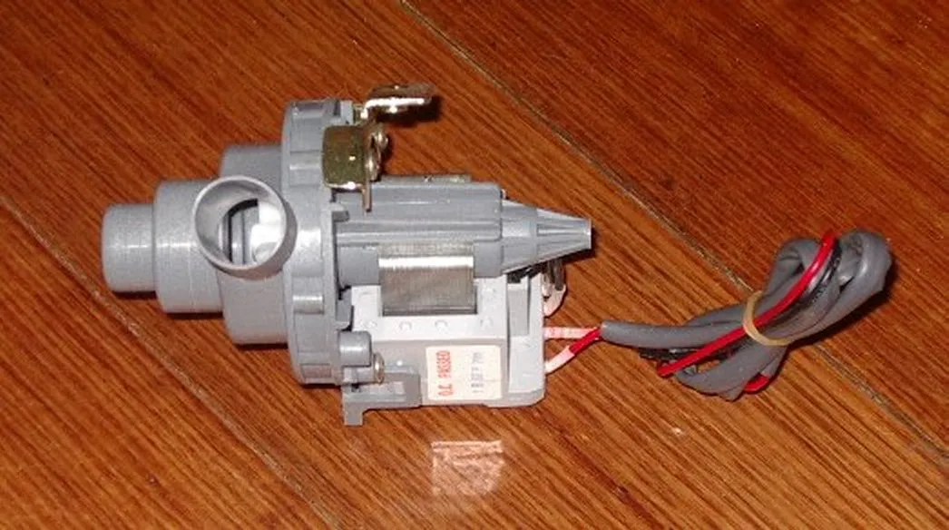 Universal Hoover, Simpson Magnetic Pump Motor with Flyleads - Part No. 111109