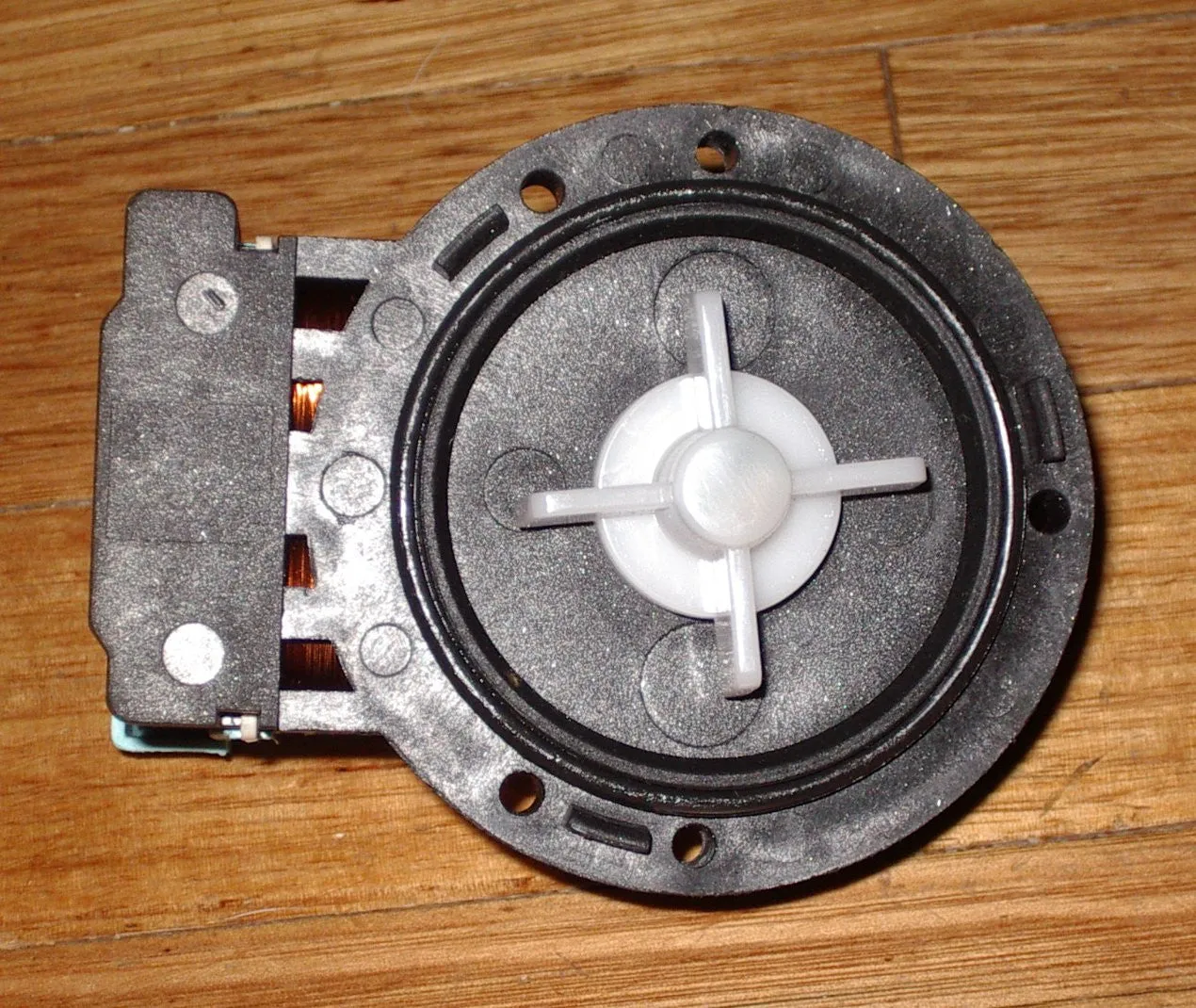 Universal Magnetic Pump Motor Body - Part No. UNI272