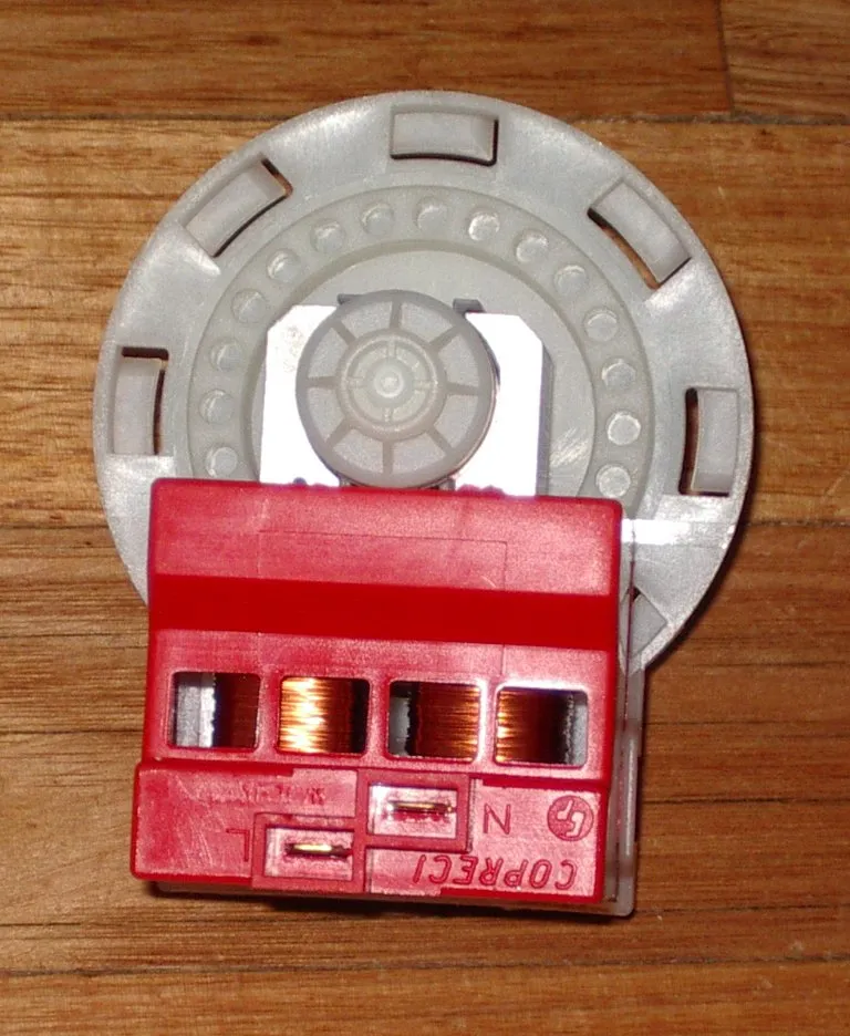 Universal Magnetic Twist-On Pump Motor Body - Part No. UNI200