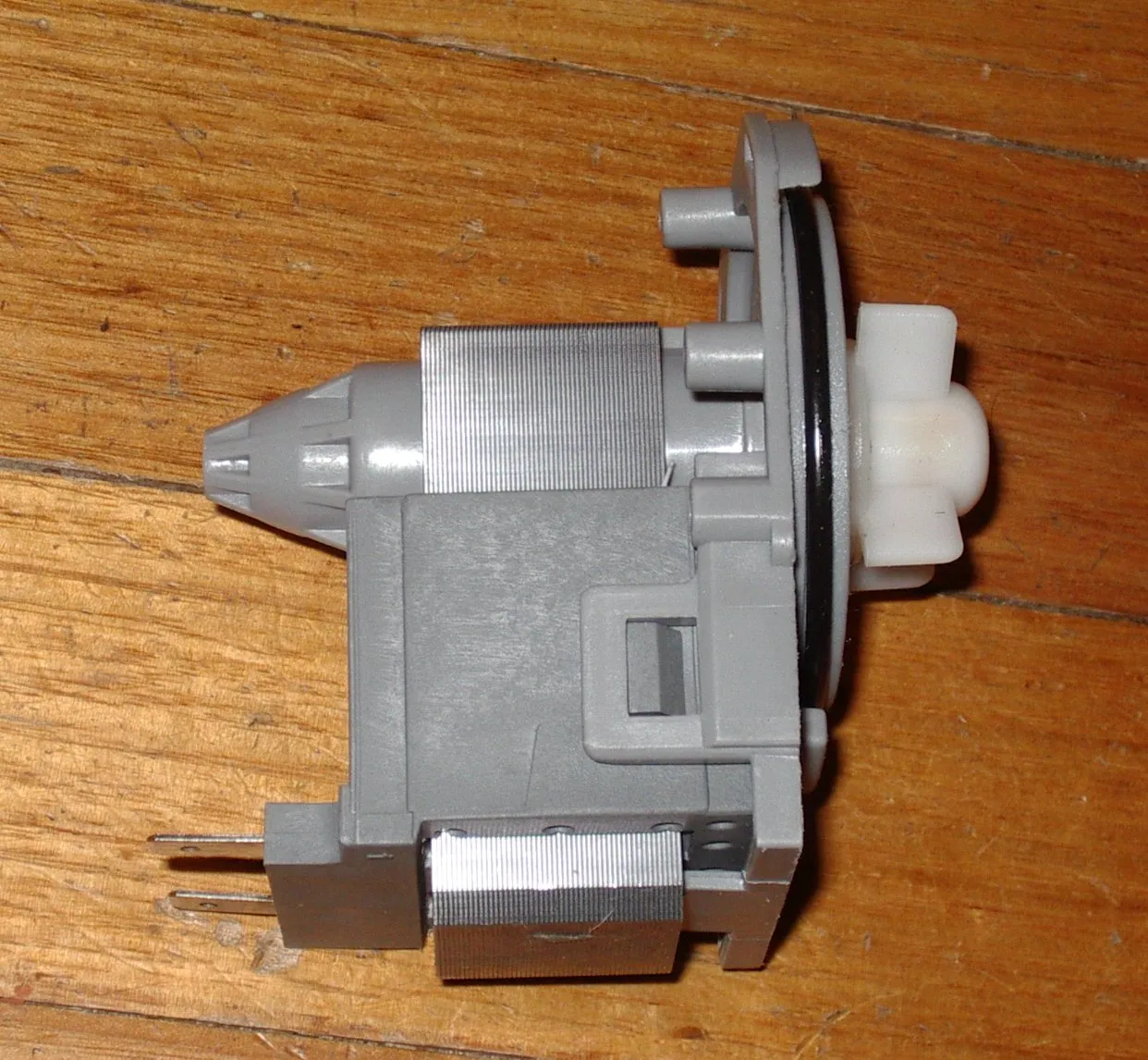 Universal Twist-On Magnetic Pump Motor Body - Part No. UNI274