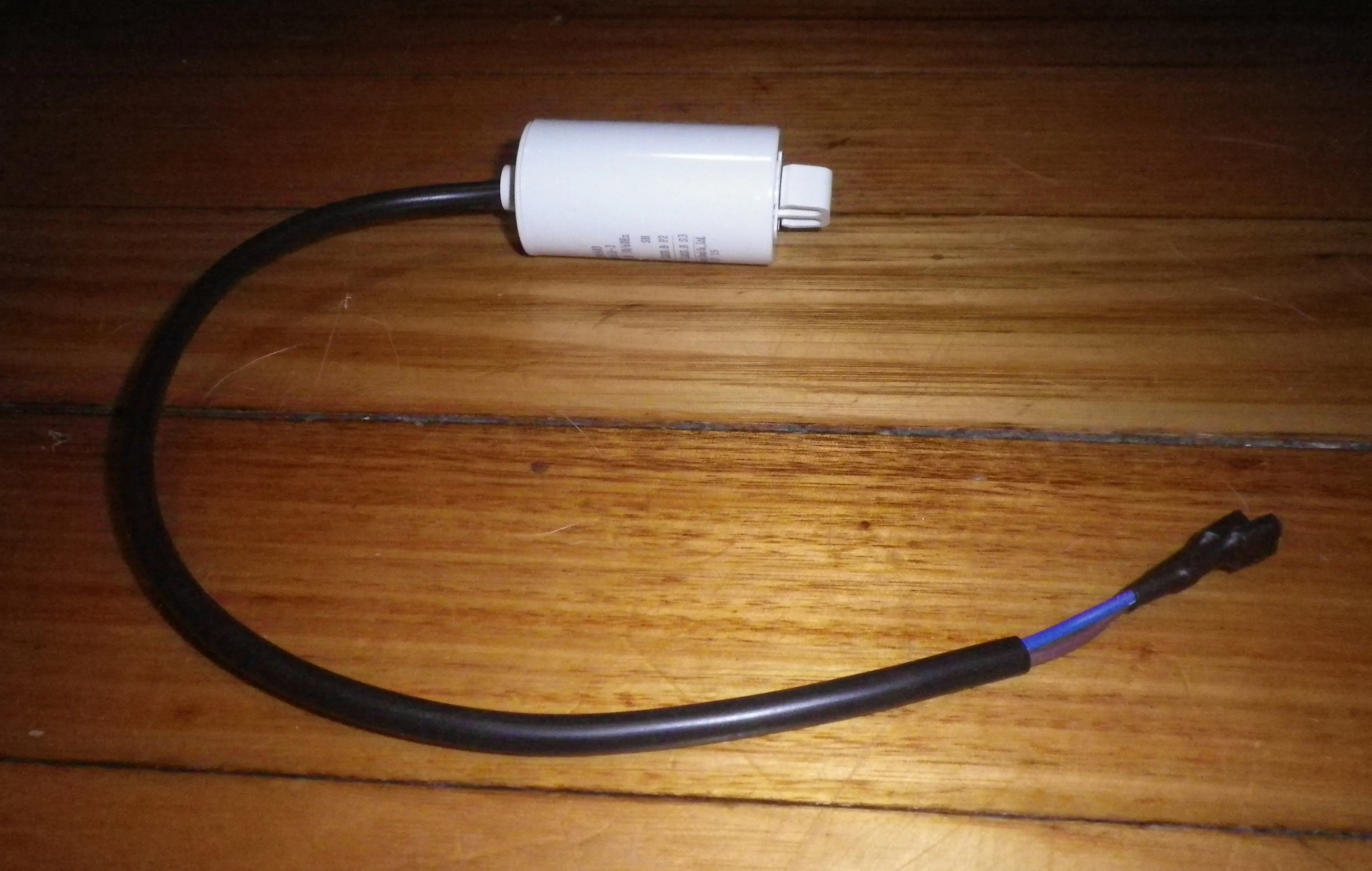Westinghouse 3uF 400Volt Motor Run Capacitor w Wires & Clip - Part # 811945603