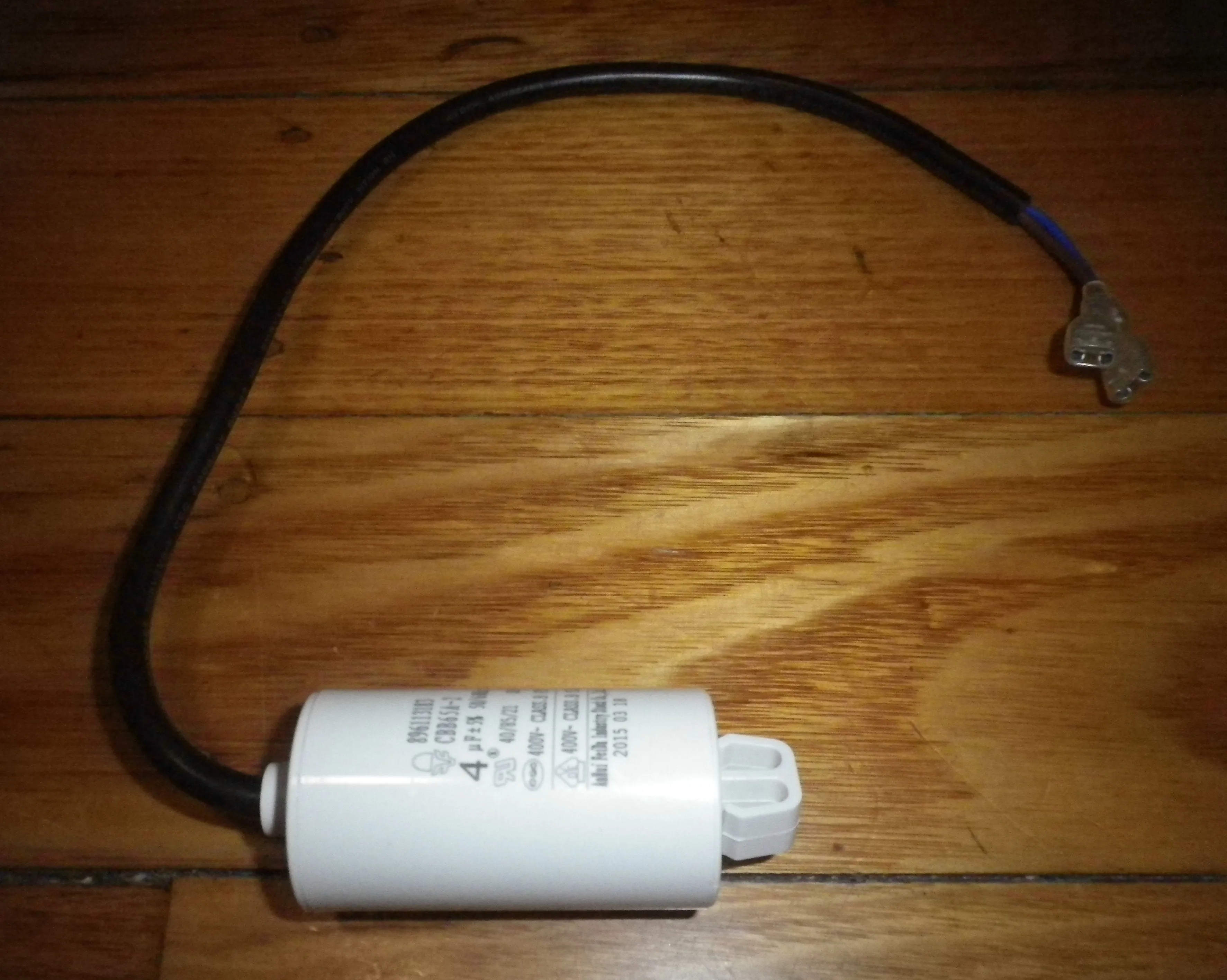 Westinghouse 4uF 400Volt Motor Run Capacitor w Wires & Clip - Part # 811945601