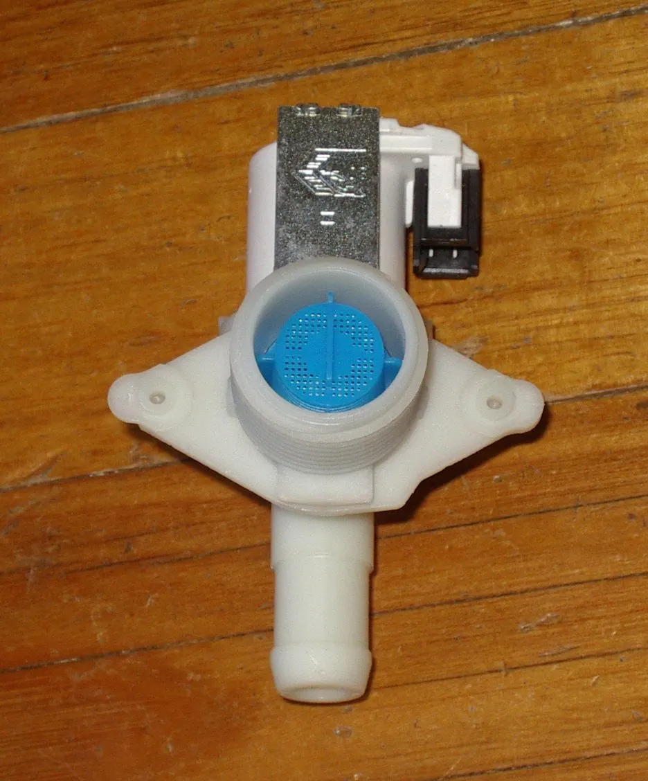 Whirlpool Genuine 13mm Right-Angled Inlet Valve - Part # 481228128382