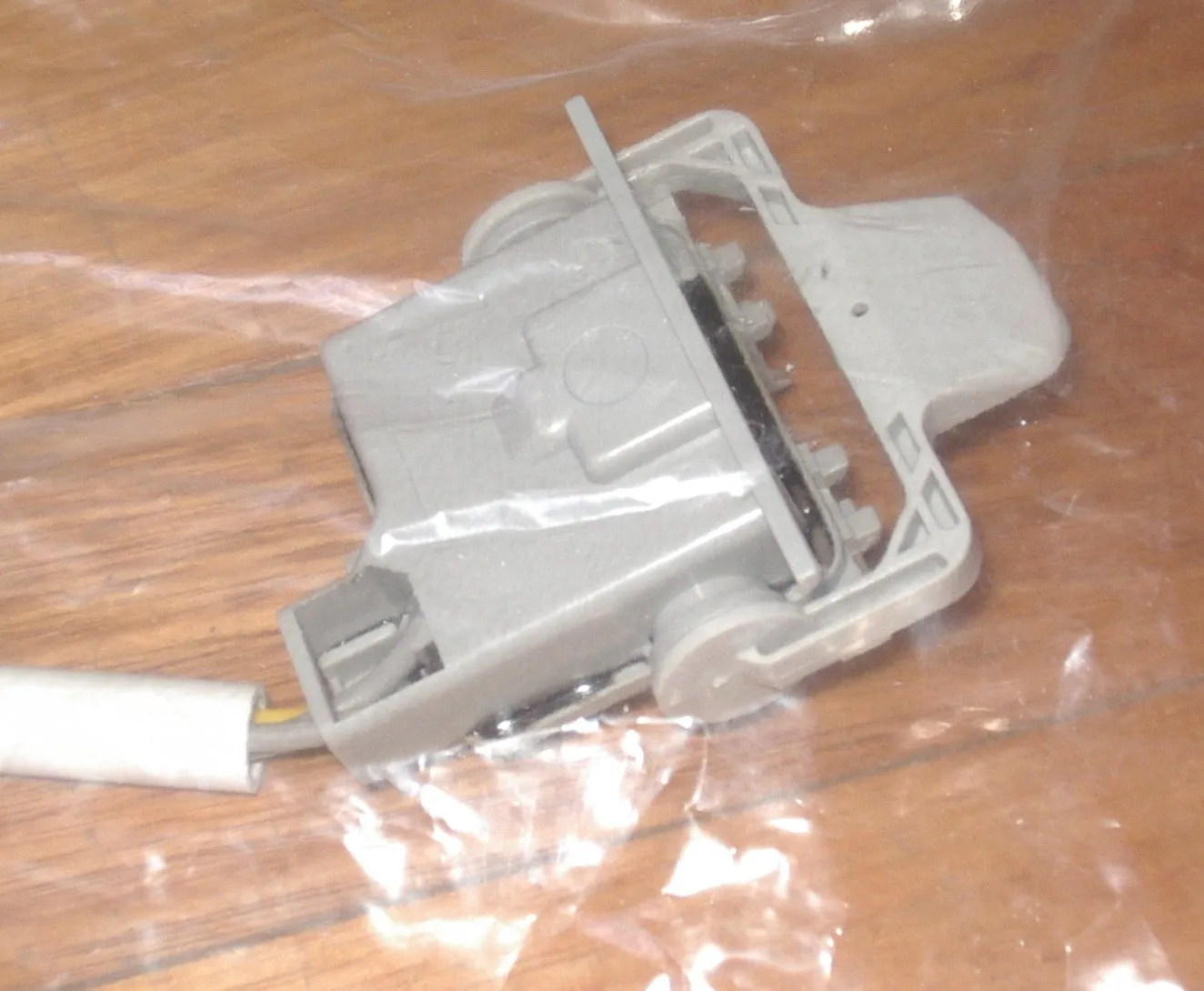Whirlpool Lid Switch Assembly for Large Auto Washers - Part # WA3949057SE