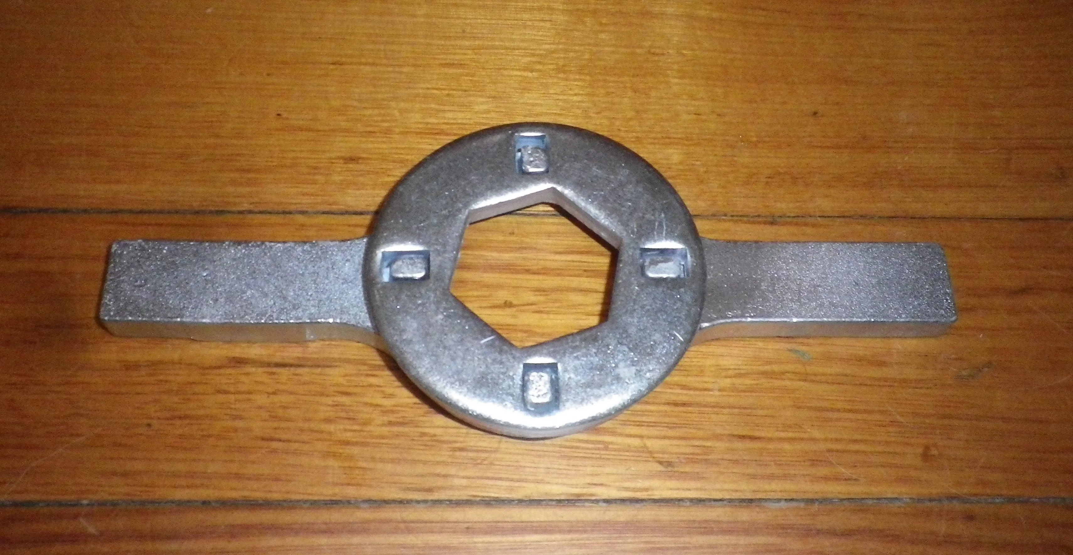 Whirlpool, Maytag, Malleys, Simpson, Kelvinator Stem Nut Spanner - Part # TB123A