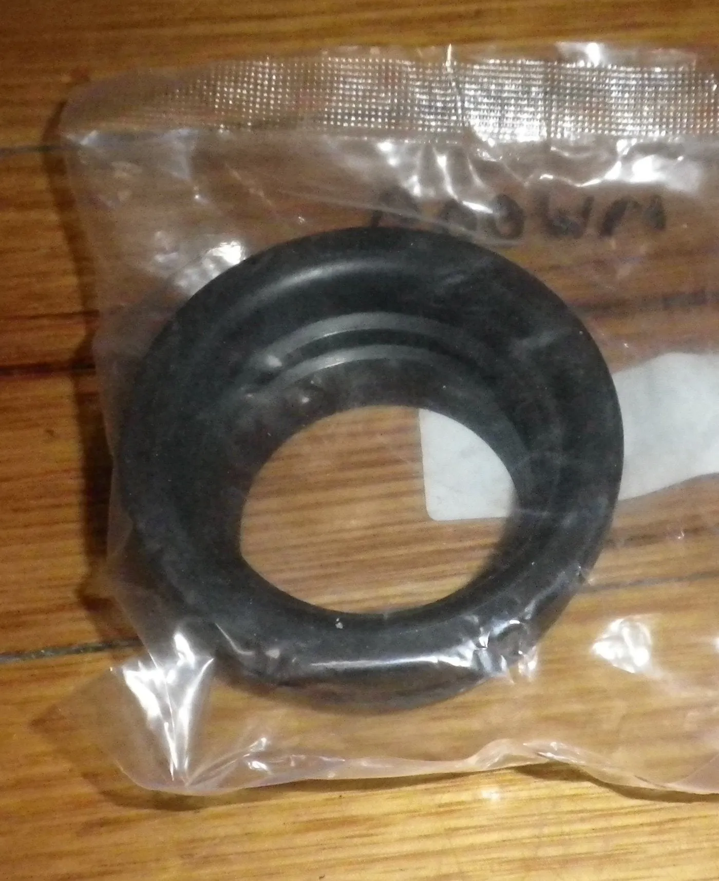 Whirlpool Top Loader Compatible Centre Tub Grommet Water Seal - Part # MW009, ESV, 383727